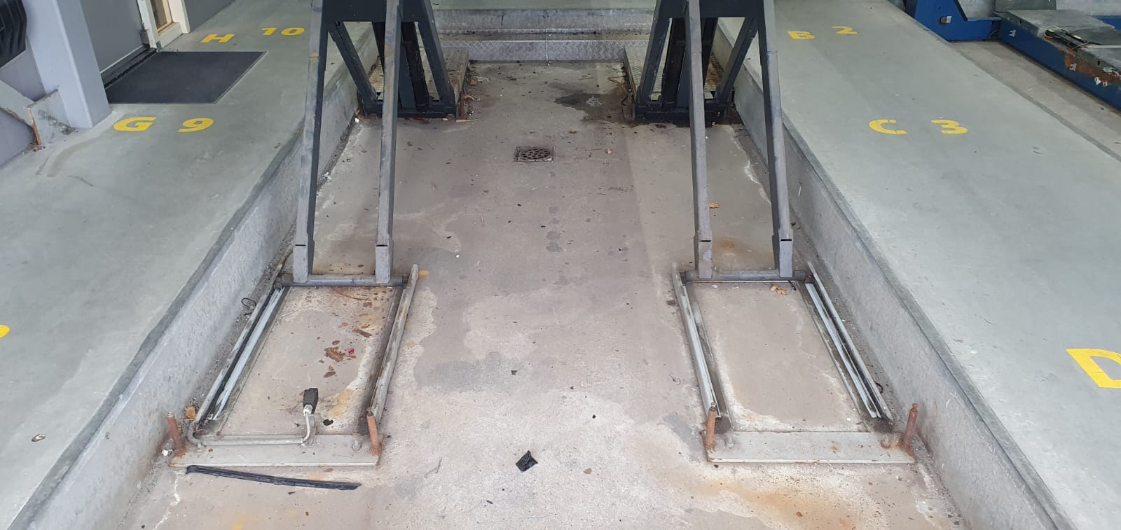 63e9944d-64fd-48c8-b294-0389a950445f