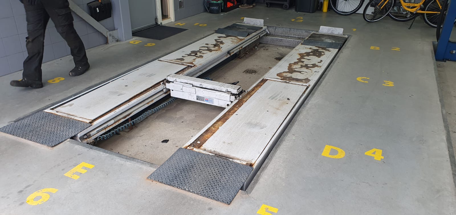 ce373134-0322-42b2-a5b1-8062dc45deed