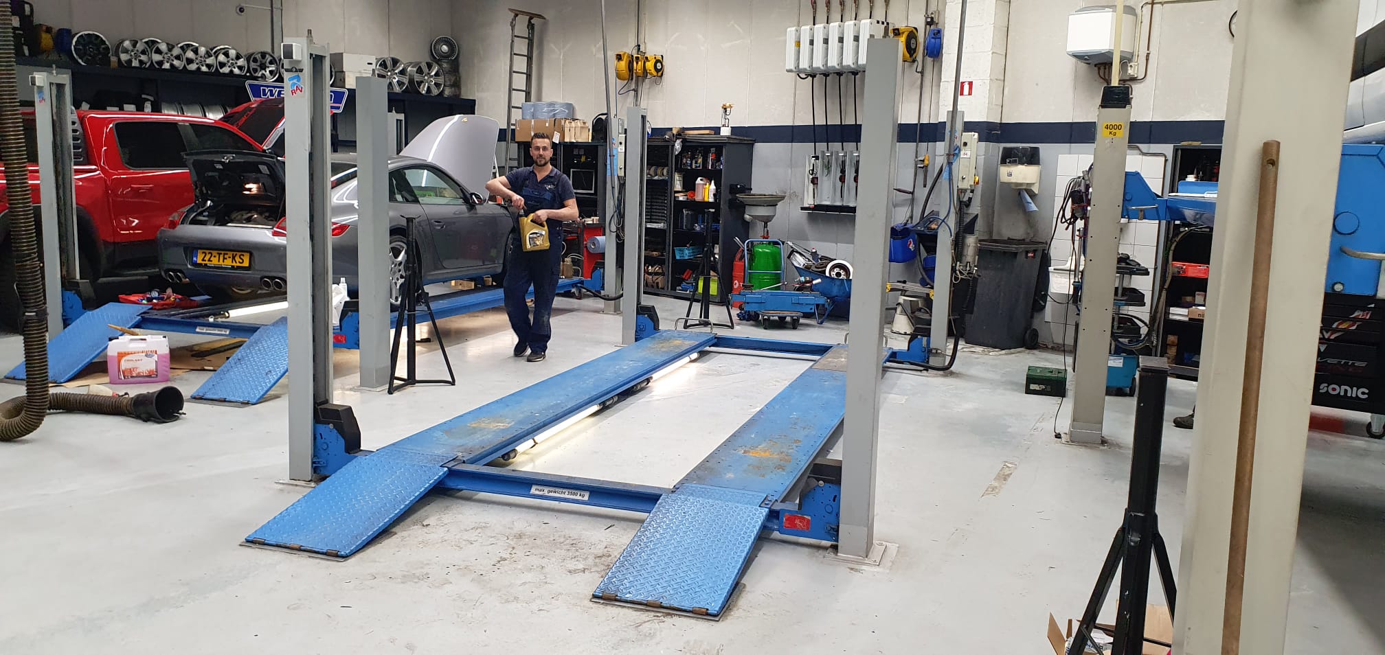 f9ad9752-e20d-4863-8fc2-cd68ea358fd8