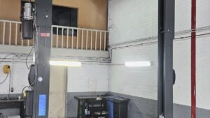 2 koloms hefbrug Space SDH370.45 LIK VAR5000 4500Kg 2022 (Nieuw in de krat!) Totale hoogte 5 meter!