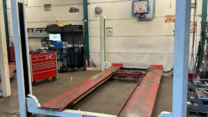 4 koloms hefbrug autobrug Koni KO 4040 VAG 4000Kg APK brug Rijbaanlengte 454cm.